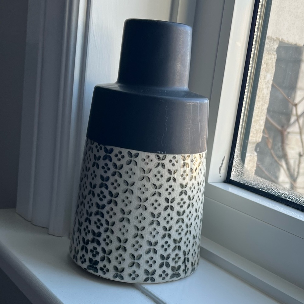 Elegant Black and White Patterned Vase